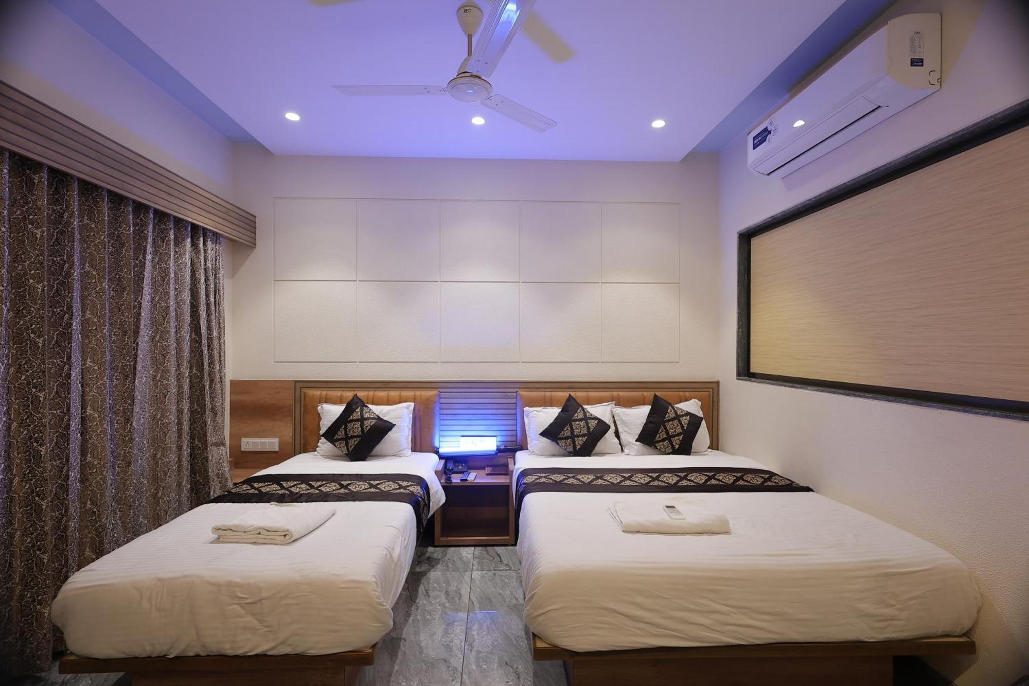 Hotel Horizon & Restaurant Surat Exterior foto